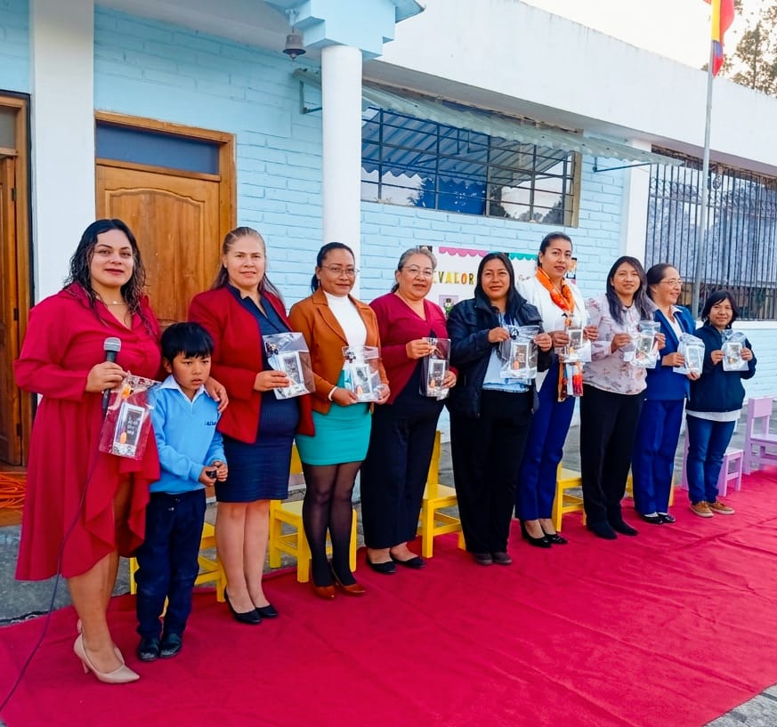 Foto grupal de docentes de la Sede 2