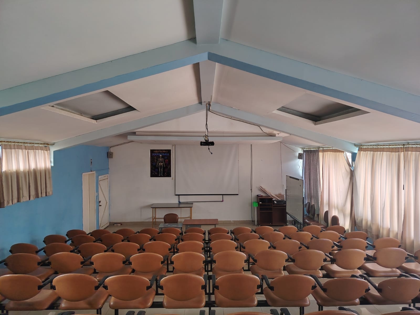 Sala académica de la Sede 1